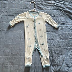 🦕KYTE BABY🦕 Snap Romper in Jurassic, Size 0-3m.